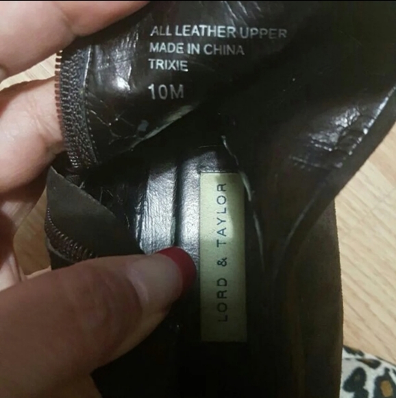 Lord & Taylor Sz: 10 M Brown Suede Ankle Boots - Picture 3 of 4